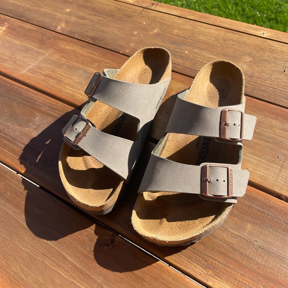 Great Birkenstock sandals.. worn only once by my son